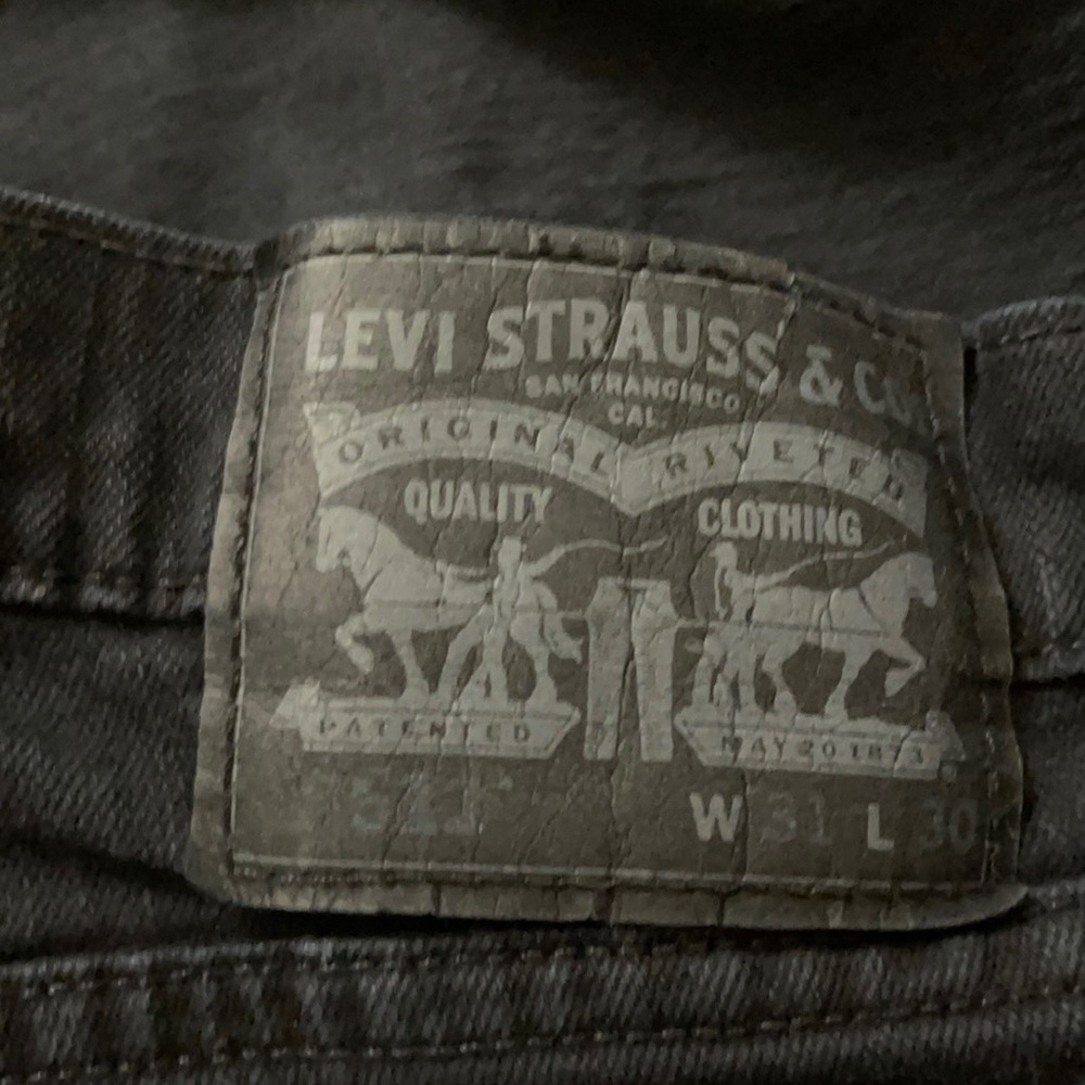 Men’s black Levi’s jeans slim fit